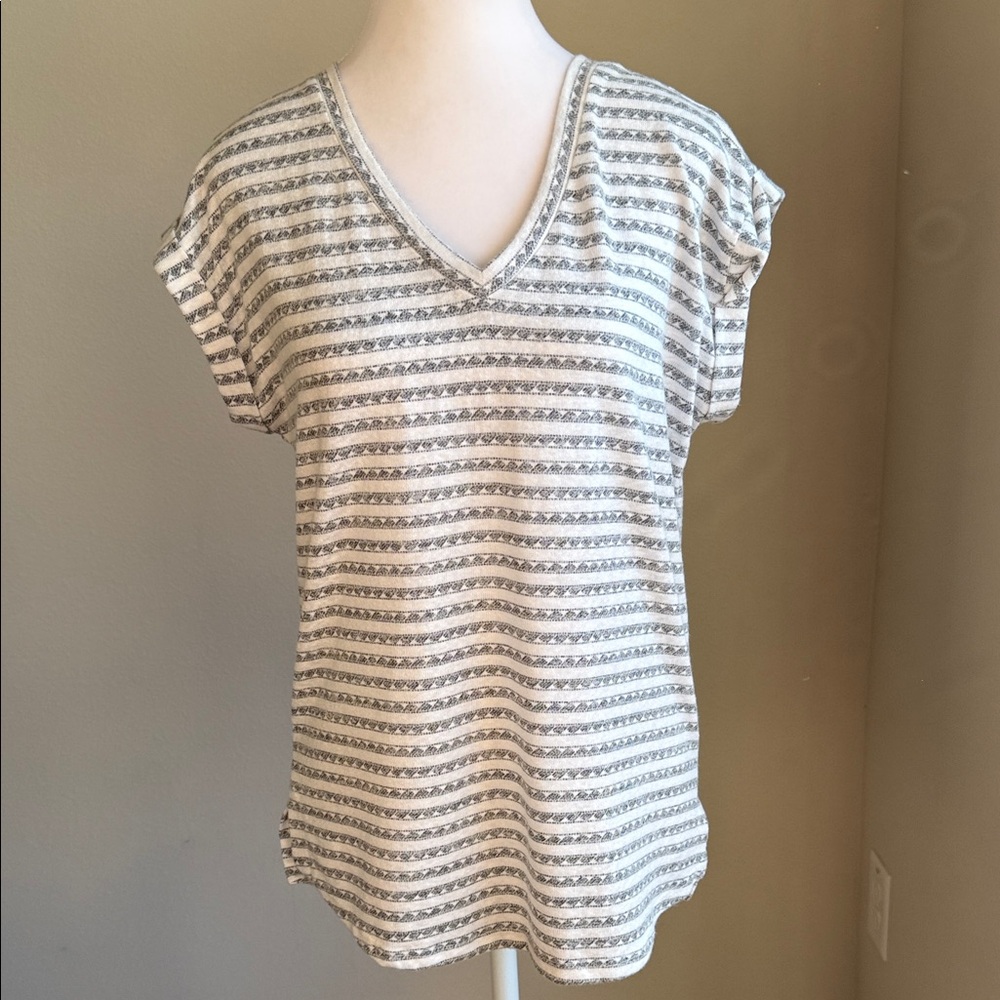 Bunulu women’s black & white striped knit top
